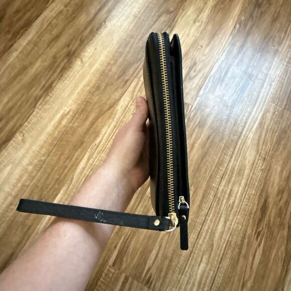 Kate Spade Lucy L Zip Black Leather Wristlet - Picture 2 of 7